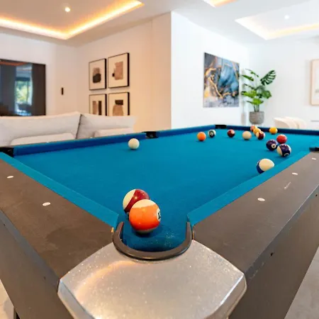 Elviria - Ultimate Luxury With Heated Pool, Sauna & Steam