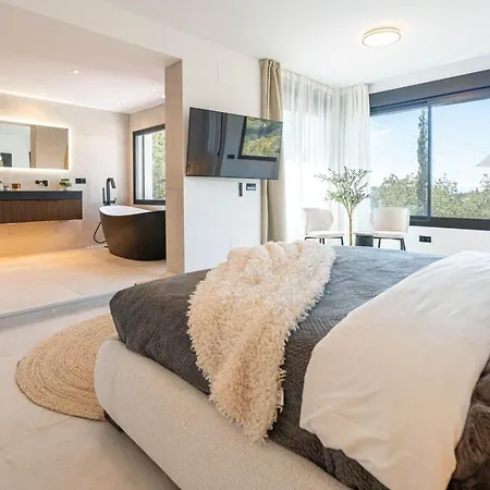 Elviria - Ultimate Luxury With Heated Pool, Sauna & Steam *