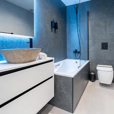 Elviria - Ultimate Luxury With Heated Pool, Sauna & Steam