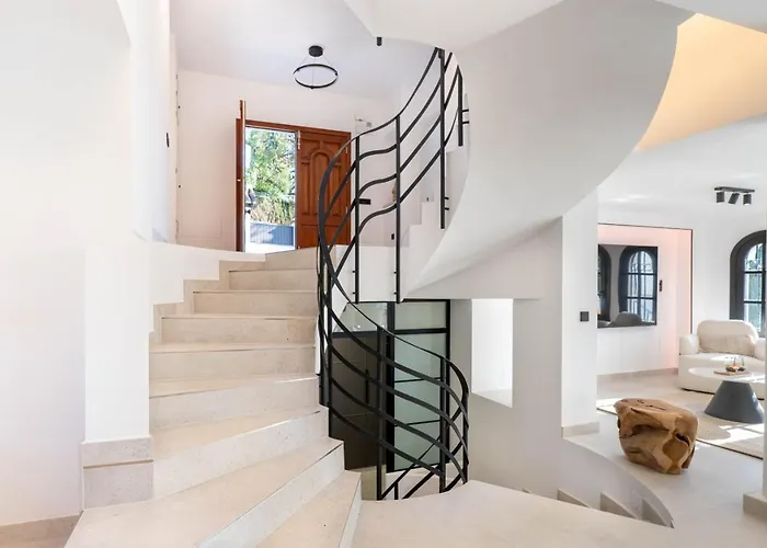 Elviria - Ultimate Luxury *